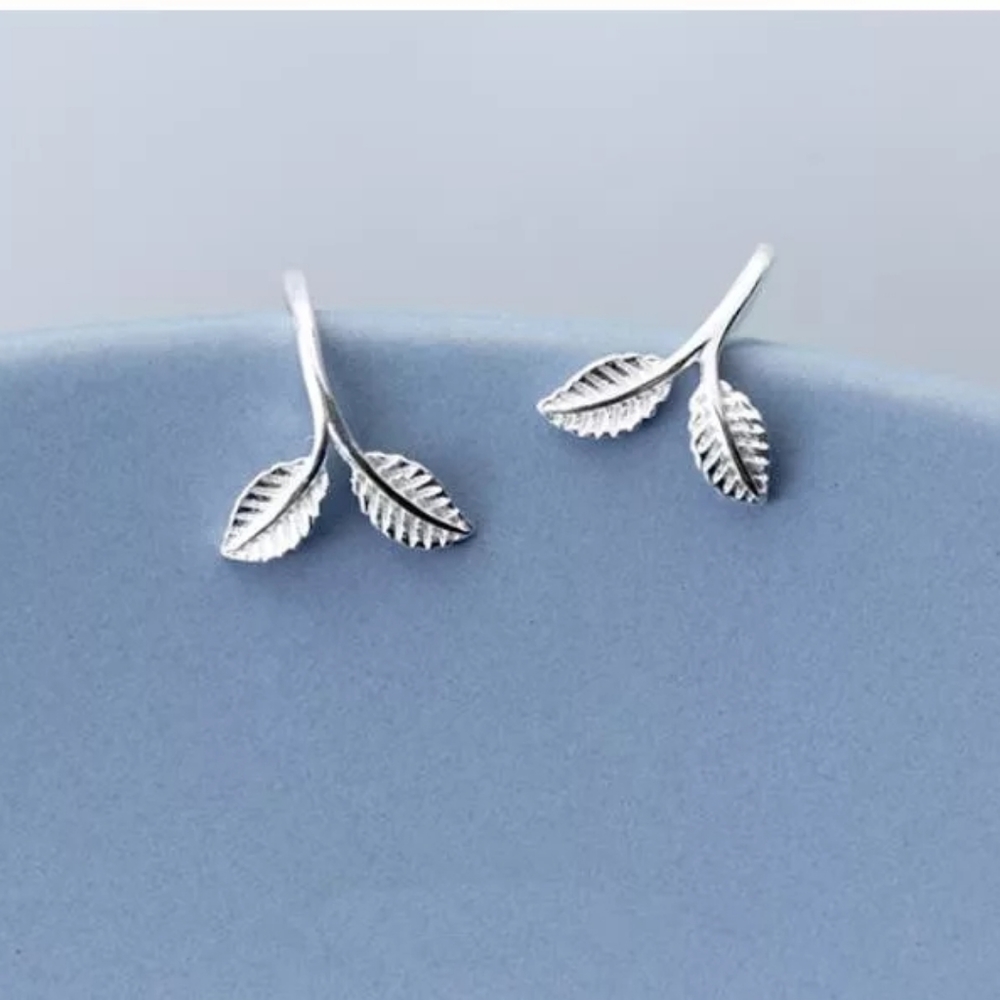Minimalist Botanical Sterling Silver Earring NWT